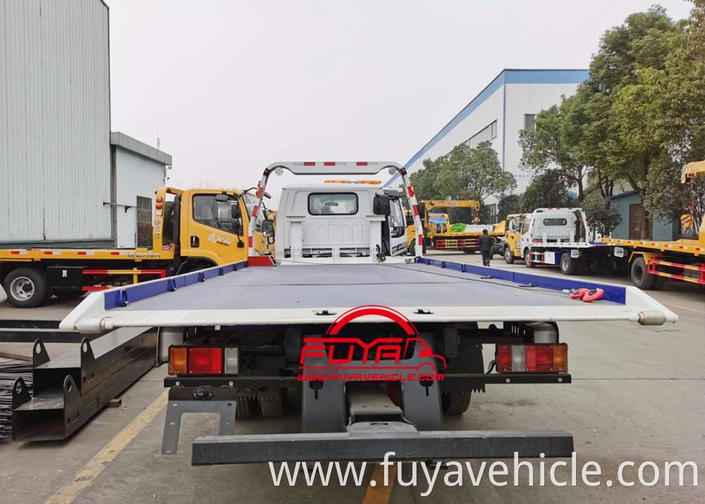 Isuzu 3ton Wrecker Truck 5